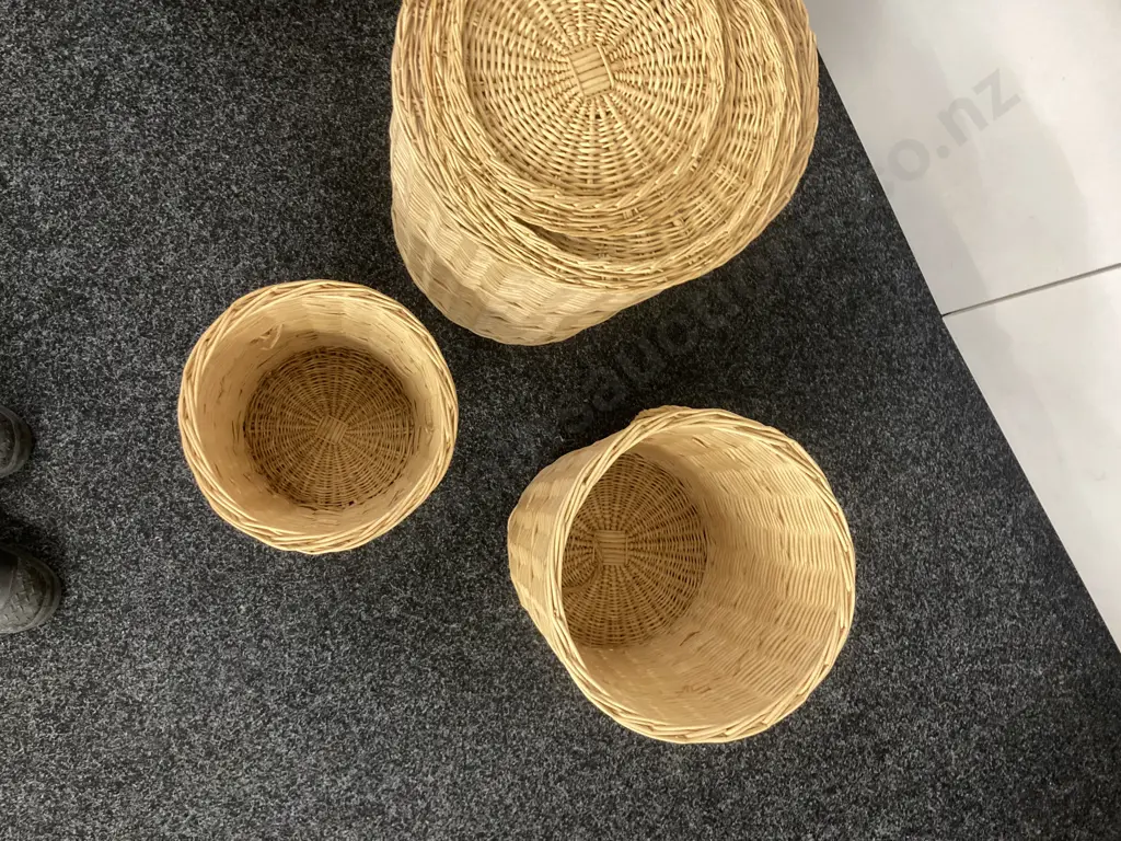 Set of 3 Woven Wicker Baskets Graduating Sizes. Largest 47 x 40cm Image 1++